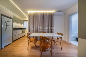 310 Flat Moderno e Bem Localizado a 120 metros da praia de Bombinhas Até 4 Pessoas