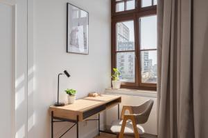 Retro Design Spot close to Off-Piotrkowska