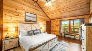 Luxe Memory Maker View Indoor Pool Games Sleeps 20