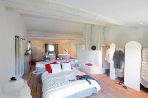 Villas Luxueux Mas de Village 18eme siecle : photos des chambres