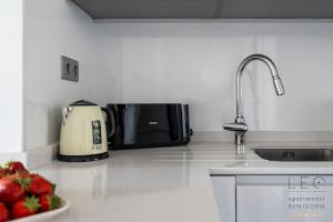 Sunset Cliffs Residence by Leo Apartments