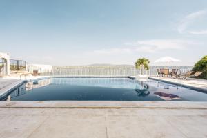 Comoda Habitacion en Hotel con Vista al Lago, Tequesquitengo