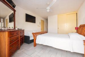 Comoda Habitacion en Hotel con Vista al Lago, Tequesquitengo