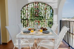 Casa Sunrise - Deluxe house with rooftop, 5 pools and panoramic sea views, Calpe