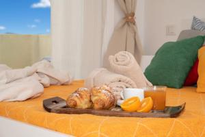 Orange Villa with Pool img20