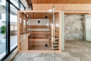 Japandi - Odyssey Pool & Spa Resort