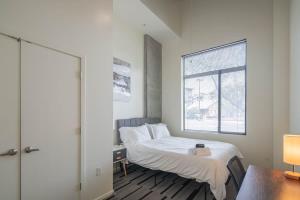 Cozy 2BD - Central DT - Gym, Pool, Parking - Sleep 8