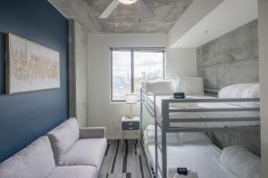 Elegant 2BD - CDT - Gym, Pool, Parking - Sleep 8