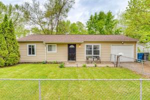 8 Mi to Dtwn Indianapolis Family Home with Yard!