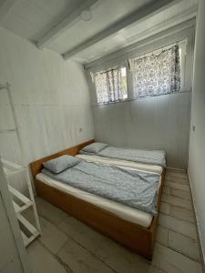 SiwyDOMEK jezioro Kierwik, blisko plaża, 3 pokoje dla max 9 osób