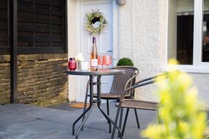 Star Cottage, two mins walk to Slaithwaite