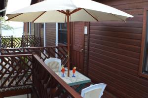 Yellow Bird Apartment