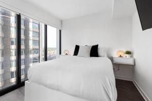 Executive 1BR-1BA Condo in the heart of downtown