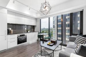 Executive 1BR-1BA Condo in the heart of downtown