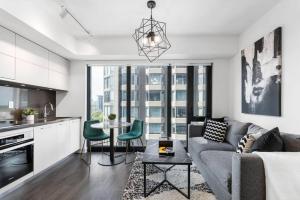 Executive 1BR-1BA Condo in the heart of downtown