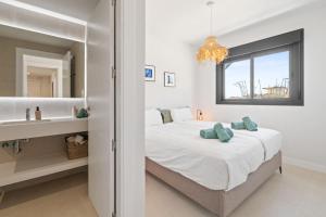 Sea View Apartment in La Cala de Mijas - Ipanema Homes - Golf, Mountains & Sea - Pool, Sauna & Hammam