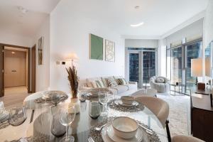 Deluxe 2BR Canal View City Infinity Pool