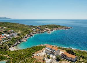 Veslo Sea Blue Apartments - Lustica