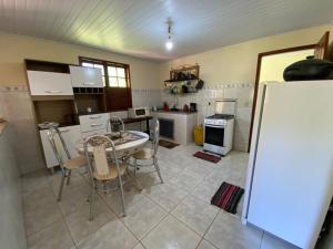 LUMIAR TEMPORADA CASA VILAREJO COM WI-fi TV A CABO PERTINHO DO POÇO FEIO E DA PRAÇA CENTRAL