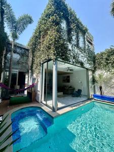 Beautiful House with Climate Pool and Jacuzzi