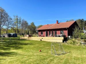 5 person holiday home in KLÖVEDAL-By Traum