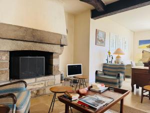 Villas Maison familiale, 8 chambres, jardin clos 3000m, wifi, parking : photos des chambres