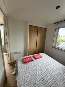 Maisons de vacances Mobile Home 146, 5 pers Camping Siblu 4 etoiles le Lac des Reves : photos des chambres