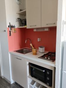 Agréable studio climatisé, avec parking, piscine et vue