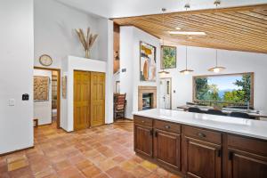 Nestled Inn Vacation Home Rental Evergreen - Trails, Views, Hot Tub, Skiing!