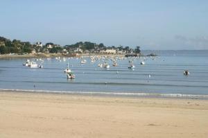 Maisons de vacances Maison de pecheur a Locquirec, plage a 600M : photos des chambres