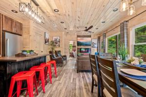 Cub Creek Retreat by Avada Properties