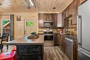 Cub Creek Retreat by Avada Properties