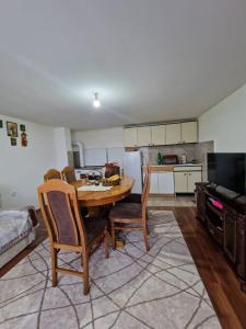 Domaćinstvo Ristović