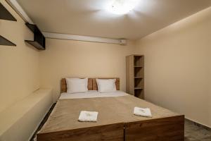 City apartment with Free Public Parking-1