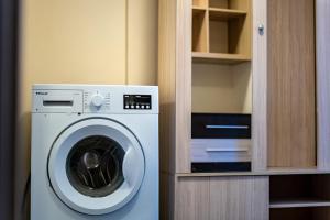 City apartment with Free Public Parking-1