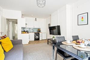KGV Stays - Sant Bank City Apartment, 1 bed, modern, central, near beach