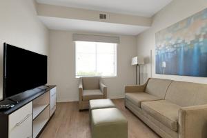 Simplicity At the Rim 1119 I Spacious 1 Bed 1 Bth