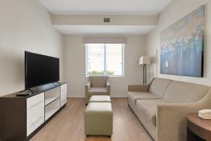 Simplicity At the Rim 1119 I Spacious 1 Bed 1 Bth