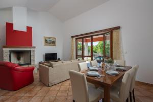 Pool House In Greenery - Happy Rentals