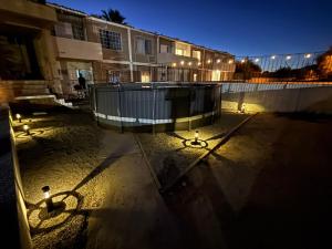 Shoreline Condo 4 Desert Oasis Free Wifi, Cool AC