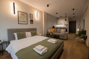 The Urban Chic Nest- Aristotelous Square