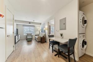 Properties By Preston I Stylish 1bed I Pool