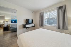 Pool I Parking I Gym I Properties By Preston