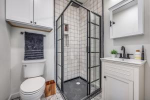 The Vanderbilt Mansion Apt 7 Near Downtown and TWU