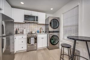 The Vanderbilt Mansion Apt 7 Near Downtown and TWU