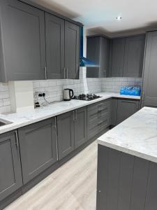 Sole Diamond Home 5 sleeps, 3 bedroom, 1 king size, 1 double size, 1 single size, 2 lounges, 2 toilets, 1 bathroom and 1 big and fantastic kitchen