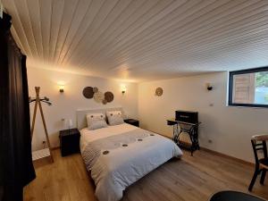 Maison cosy au calme avec jardin clos sans vis a vis, proche de vichy, clermont-ferrand, riom,