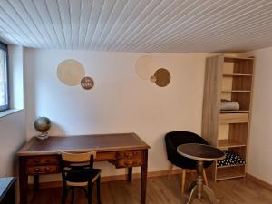 Maison cosy au calme avec jardin clos sans vis a vis, proche de vichy, clermont-ferrand, riom,