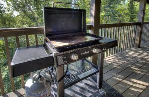 Bear Mountain Hideaway by Avada Properties