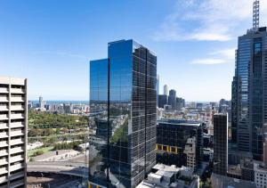 Sophisticated Living in the Paris End of Melbourne